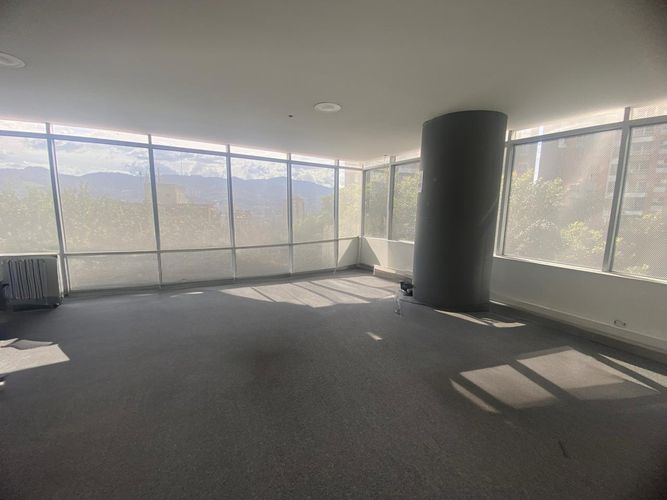 Oficina en arriendo en El Poblado, Medellín, 117 m² · foto 6 de 14