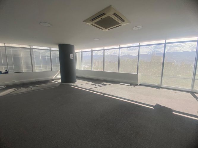 Oficina en arriendo en El Poblado, Medellín, 117 m² · foto 7 de 14