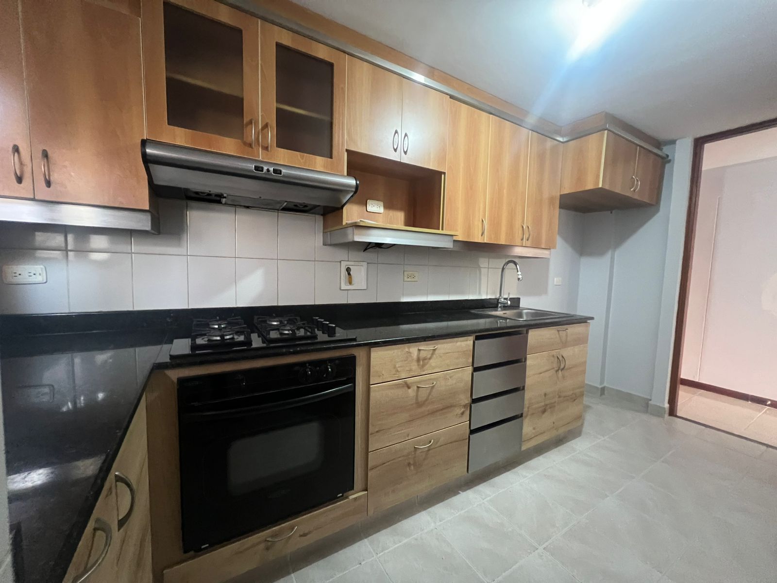 Apartamento en arriendo en Loma Benedictinos, Envigado · foto 4 de 16