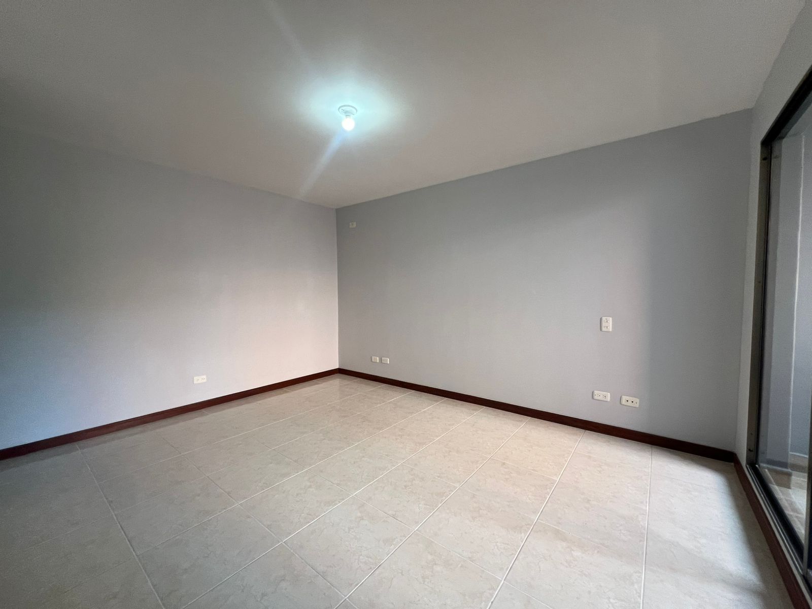 Apartamento en arriendo en Loma Benedictinos, Envigado · foto 8 de 16