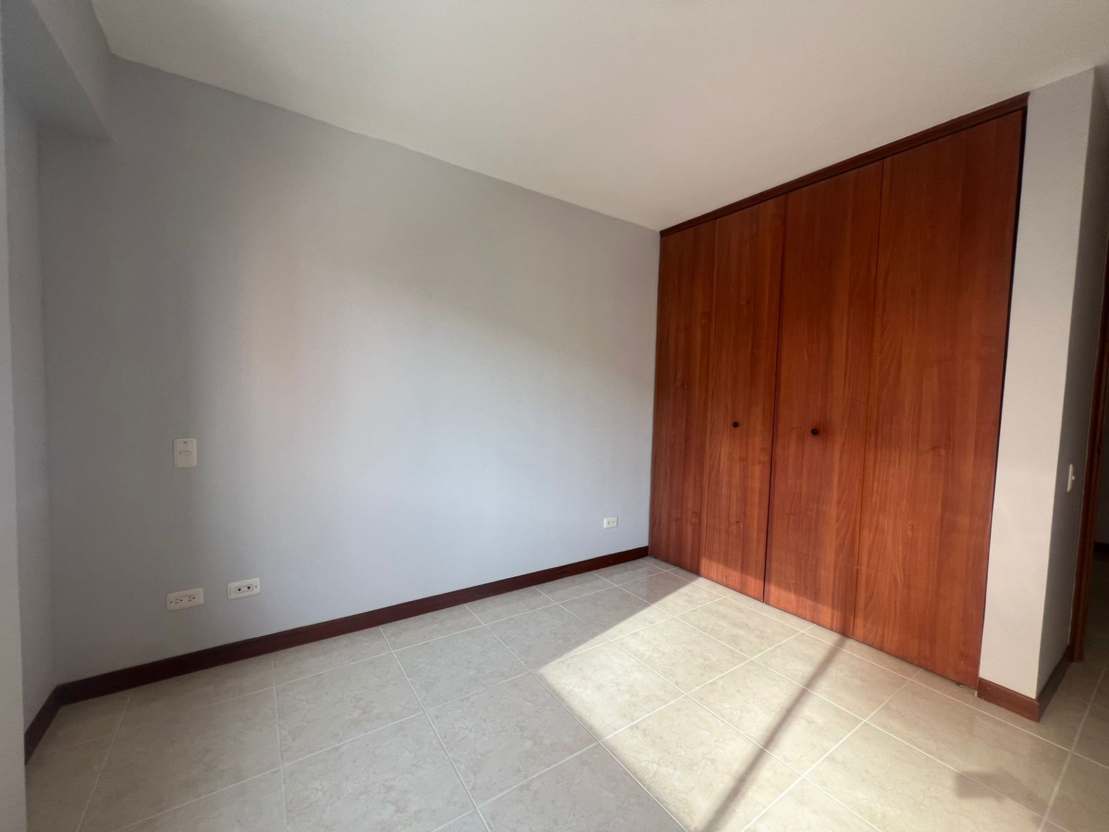 Apartamento en arriendo en Loma Benedictinos, Envigado · foto 9 de 16