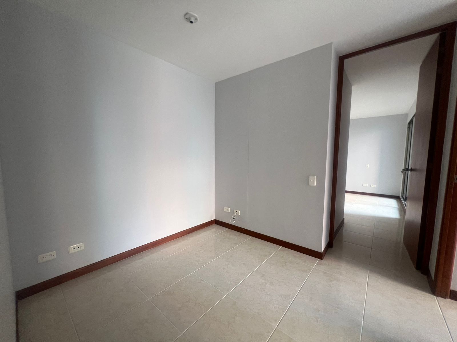 Apartamento en arriendo en Loma Benedictinos, Envigado · foto 10 de 16