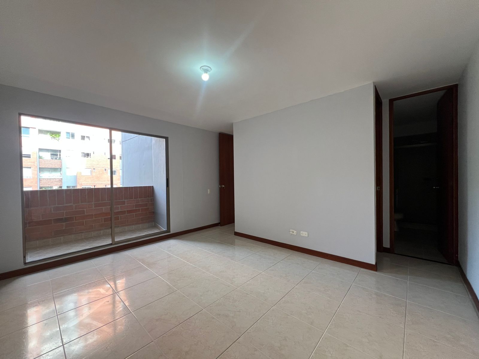 Apartamento en arriendo en Loma Benedictinos, Envigado · foto 11 de 16
