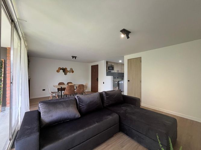 Apartamento de 3 alcobas en venta en El Poblado, Medellín, 100 m² · foto 3 de 17