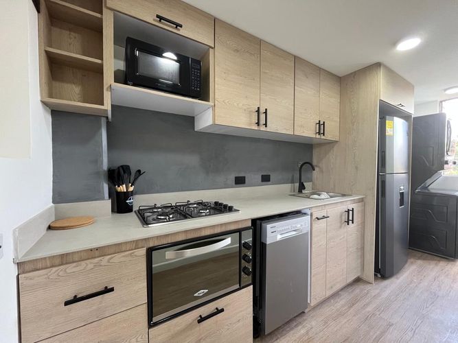 Apartamento de 3 alcobas en venta en El Poblado, Medellín, 100 m² · foto 5 de 17