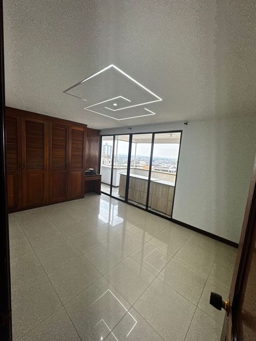 Apartamento en venta en Redoma Aer, Cúcuta · foto 3 de 18