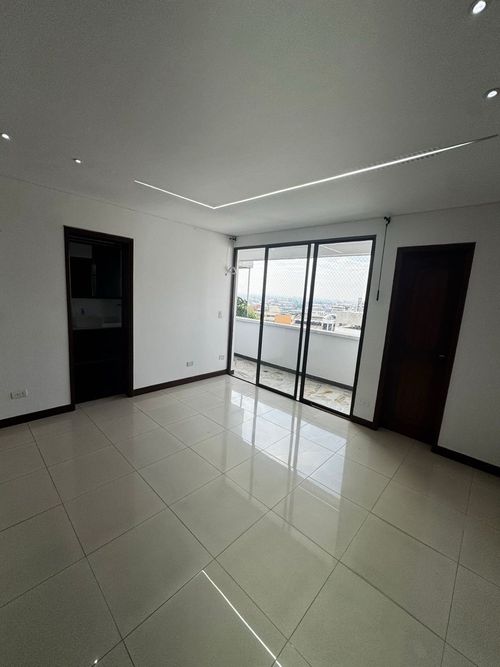 Apartamento en venta en Redoma Aer, Cúcuta · foto 5 de 18