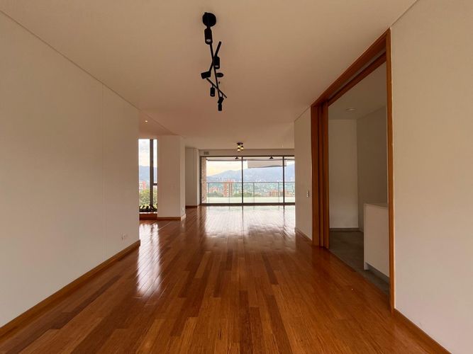 Apartamento de 3 alcobas en venta en El Poblado, Medellín, 320 m² · foto 5 de 20