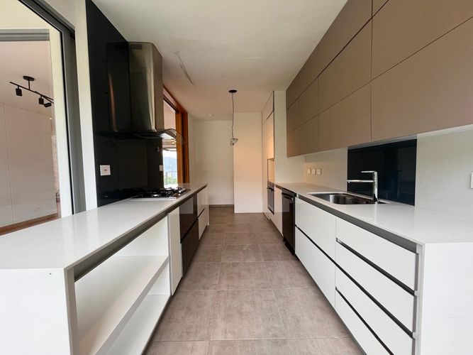 Apartamento de 3 alcobas en venta en El Poblado, Medellín, 320 m² · foto 8 de 20