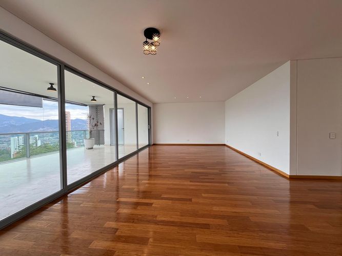 Apartamento de 3 alcobas en venta en El Poblado, Medellín, 320 m² · foto 14 de 20