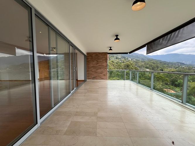 Apartamento de 3 alcobas en venta en El Poblado, Medellín, 320 m² · foto 20 de 20