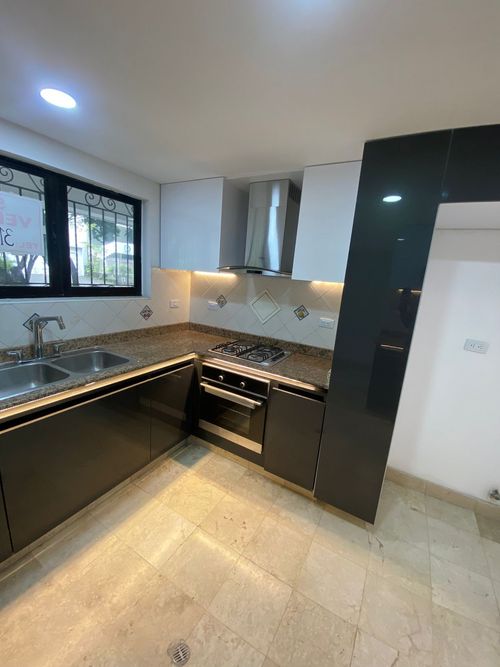 Apartamento de 4 alcobas en venta en Bellavista, Cali, 167 m² · foto 5 de 10