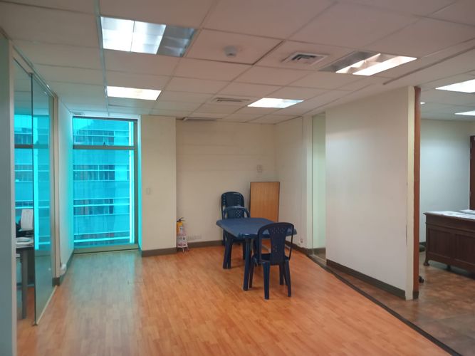 Oficina en arriendo en El Poblado, Medellín, 61 m² · foto 2 de 8