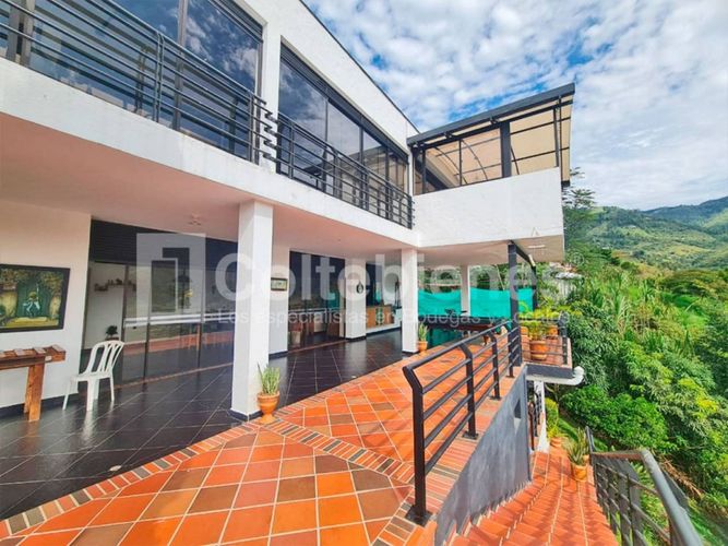 Finca en venta en Machado, Copacabana, 536 m² · foto 9 de 18