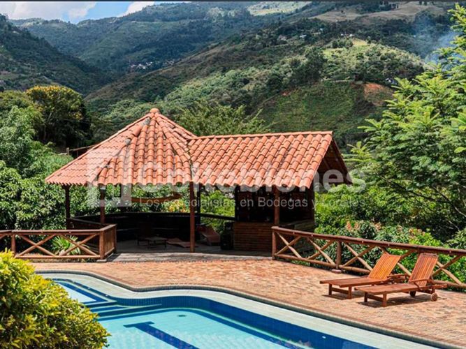 Finca en venta en Machado, Copacabana, 536 m² · foto 11 de 18