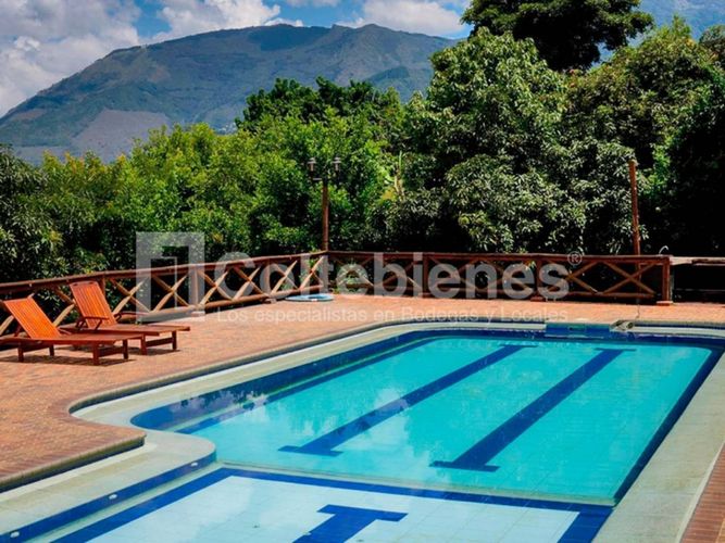 Finca en venta en Machado, Copacabana, 536 m² · foto 12 de 18