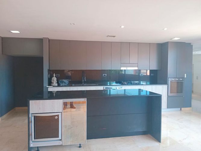 Apartamento de 3 alcobas en arriendo en El Poblado, Medellín, 220 m² · foto 5 de 19