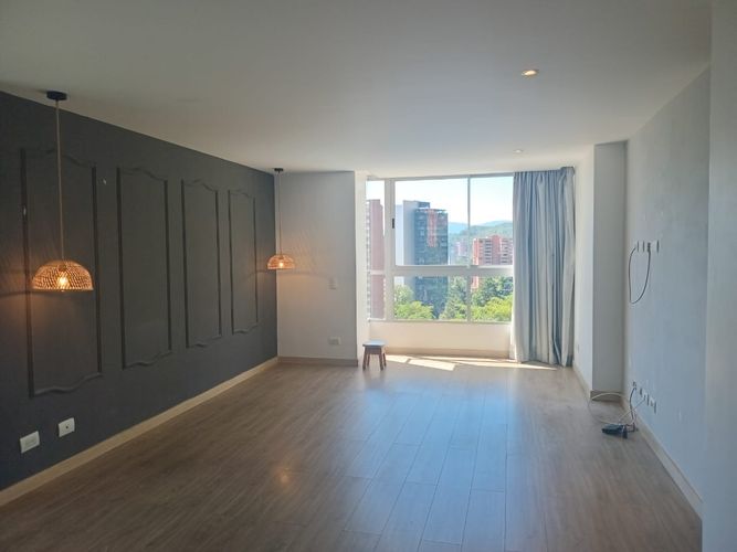 Apartamento de 3 alcobas en arriendo en El Poblado, Medellín, 220 m² · foto 8 de 19