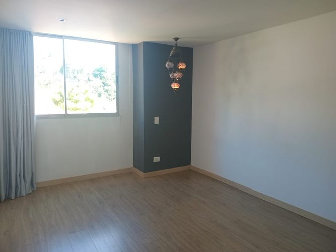 Apartamento de 3 alcobas en arriendo en El Poblado, Medellín, 220 m² · foto 9 de 19