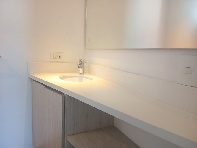 Apartamento de 3 alcobas en arriendo en El Poblado, Medellín, 220 m² · foto 17 de 19