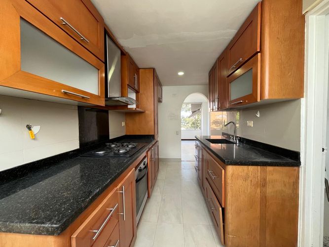 Apartamento de 3 alcobas en arriendo en El Poblado, Medellín, 108 m² · foto 4 de 16