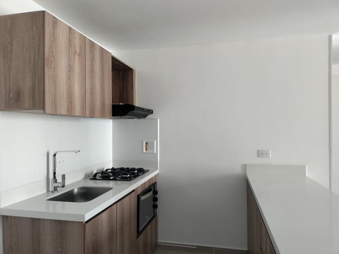 Apartamento de 2 alcobas en arriendo en El Poblado, Medellín, 58 m² · foto 3 de 14
