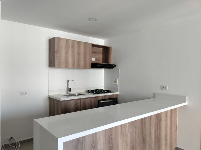 Apartamento de 2 alcobas en arriendo en El Poblado, Medellín, 58 m² · foto 5 de 14