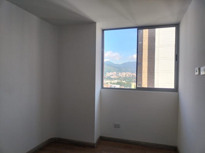 Apartamento de 2 alcobas en arriendo en El Poblado, Medellín, 58 m² · foto 9 de 14