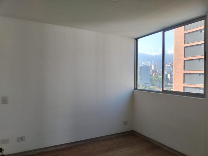 Apartamento de 2 alcobas en arriendo en El Poblado, Medellín, 58 m² · foto 12 de 14