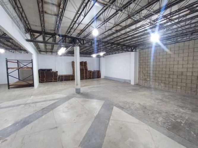 Bodega en arriendo en El Poblado, Medellín, 223 m² · foto 4 de 11