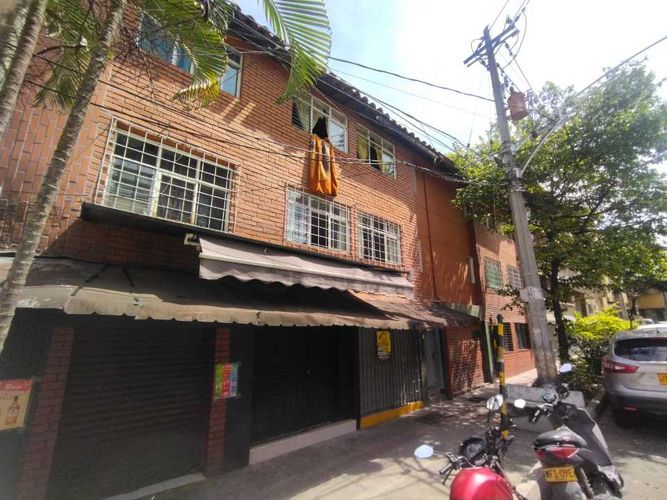 Edificio en venta en Boston, Medellín, 354 m² · foto 2 de 8