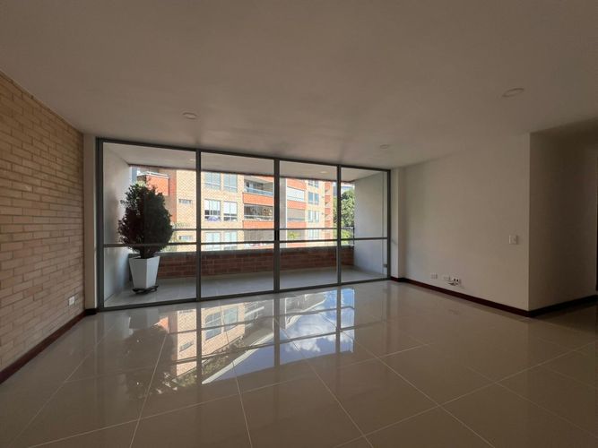 Apartamento de 3 alcobas en arriendo en Cumbres, Envigado, 96 m² · foto 3 de 19