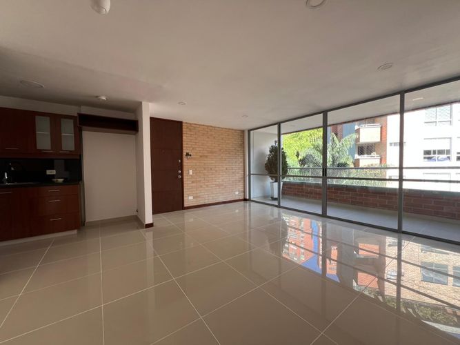 Apartamento de 3 alcobas en arriendo en Cumbres, Envigado, 96 m² · foto 5 de 19