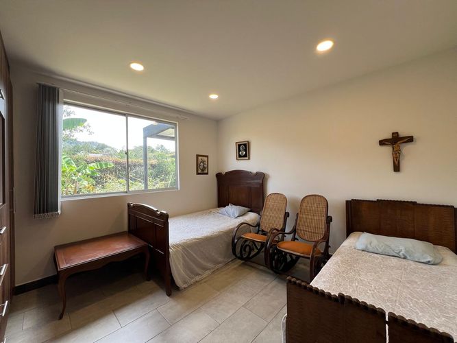 Casa de 3 alcobas en venta en La Ceja, 190 m² · foto 9 de 17