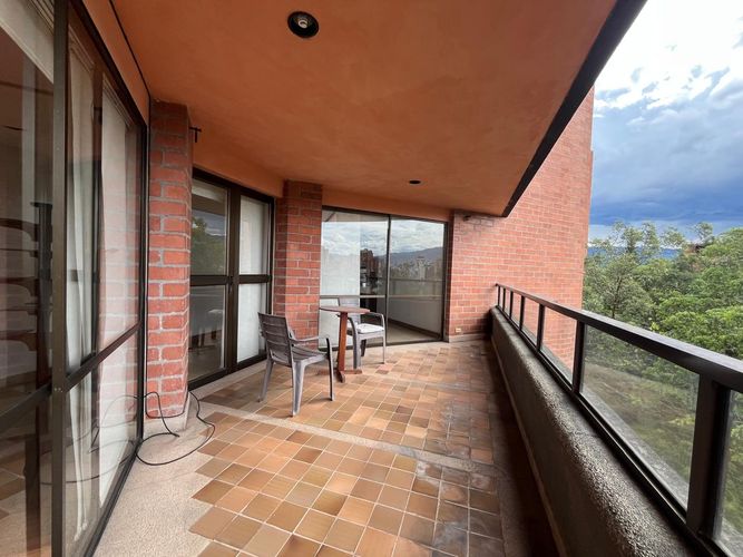 Apartamento de 3 alcobas en venta en El Poblado, Medellín, 159 m² · foto 17 de 18