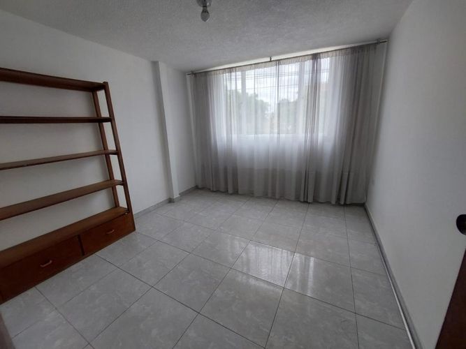 Casa de 8 alcobas en venta en Ospina Perez, Bogotá, 269 m² · foto 8 de 24