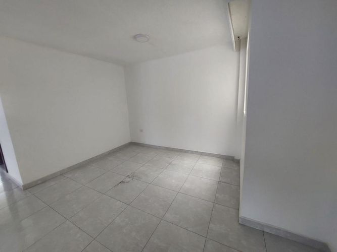 Casa de 8 alcobas en venta en Ospina Perez, Bogotá, 269 m² · foto 9 de 24