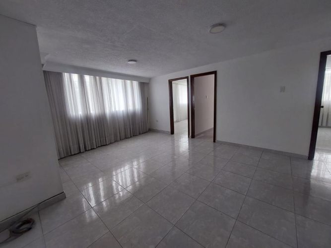 Casa de 8 alcobas en venta en Ospina Perez, Bogotá, 269 m² · foto 10 de 24