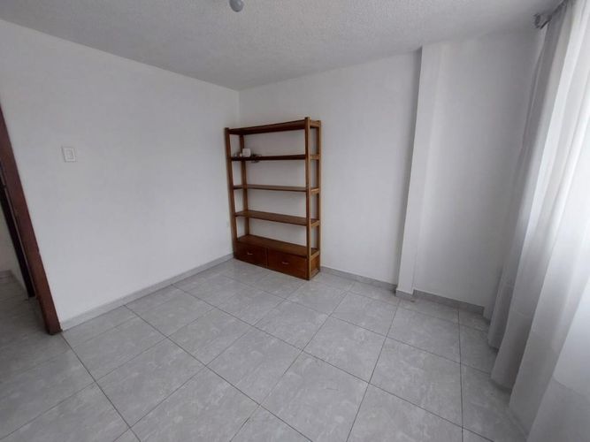 Casa de 8 alcobas en venta en Ospina Perez, Bogotá, 269 m² · foto 11 de 24