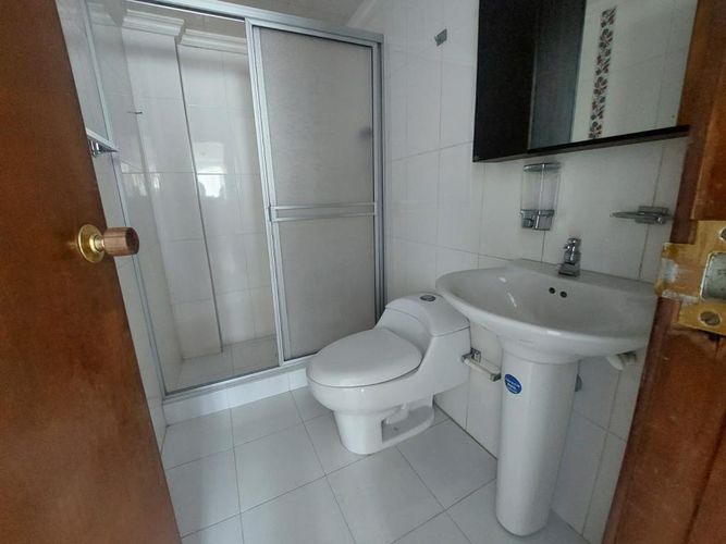 Casa de 8 alcobas en venta en Ospina Perez, Bogotá, 269 m² · foto 12 de 24