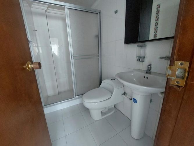 Casa de 8 alcobas en venta en Ospina Perez, Bogotá, 269 m² · foto 15 de 24