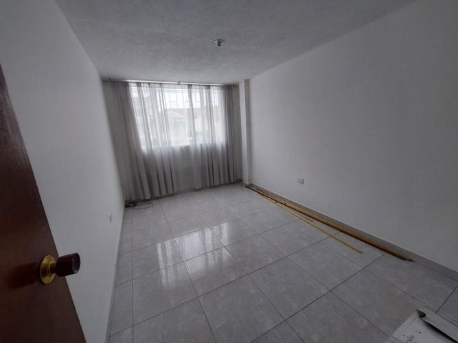 Casa de 8 alcobas en venta en Ospina Perez, Bogotá, 269 m² · foto 16 de 24