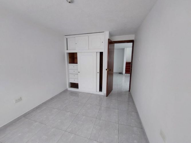 Casa de 8 alcobas en venta en Ospina Perez, Bogotá, 269 m² · foto 18 de 24
