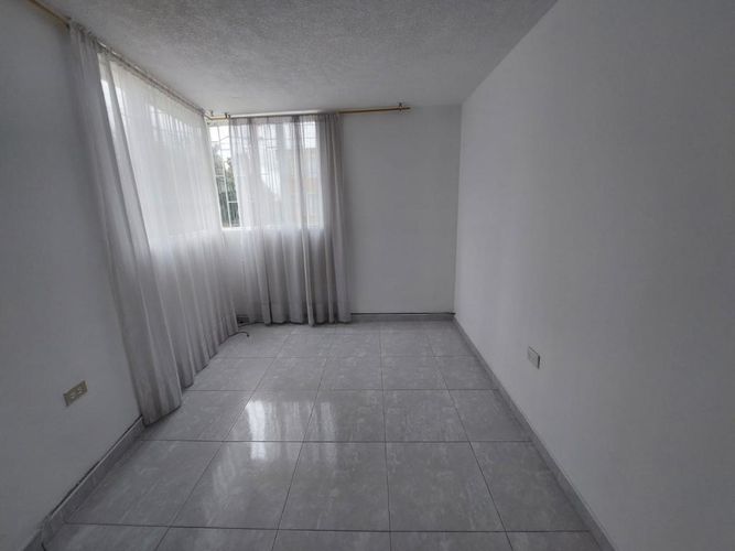 Casa de 8 alcobas en venta en Ospina Perez, Bogotá, 269 m² · foto 21 de 24