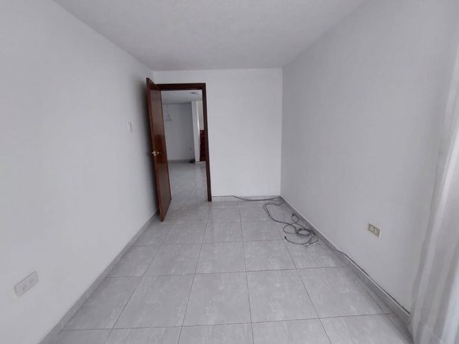 Casa de 8 alcobas en venta en Ospina Perez, Bogotá, 269 m² · foto 22 de 24
