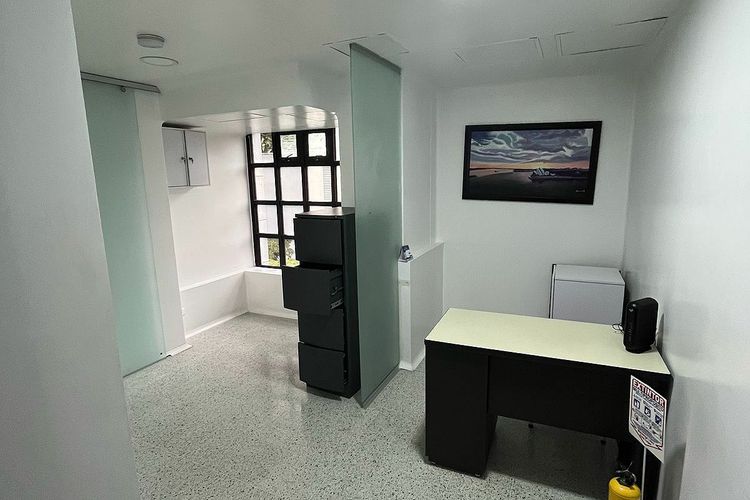 Consultorio en venta en El Poblado, Medellín, 33 m² · foto 2 de 6