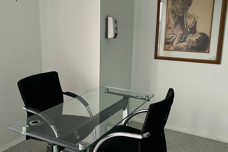 Consultorio en venta en El Poblado, Medellín, 33 m² · foto 3 de 6