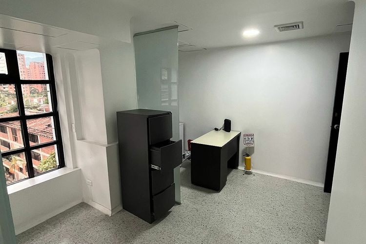 Consultorio en venta en El Poblado, Medellín, 33 m² · foto 4 de 6