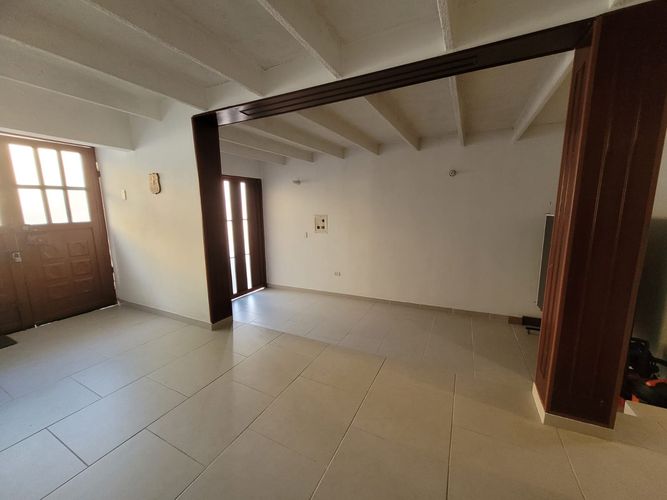 Casa de 6 alcobas en venta en Cerros De Suba, Bogotá, 221 m² · foto 3 de 24