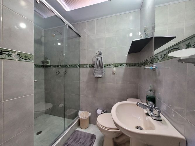 Casa de 6 alcobas en venta en Cerros De Suba, Bogotá, 221 m² · foto 18 de 24